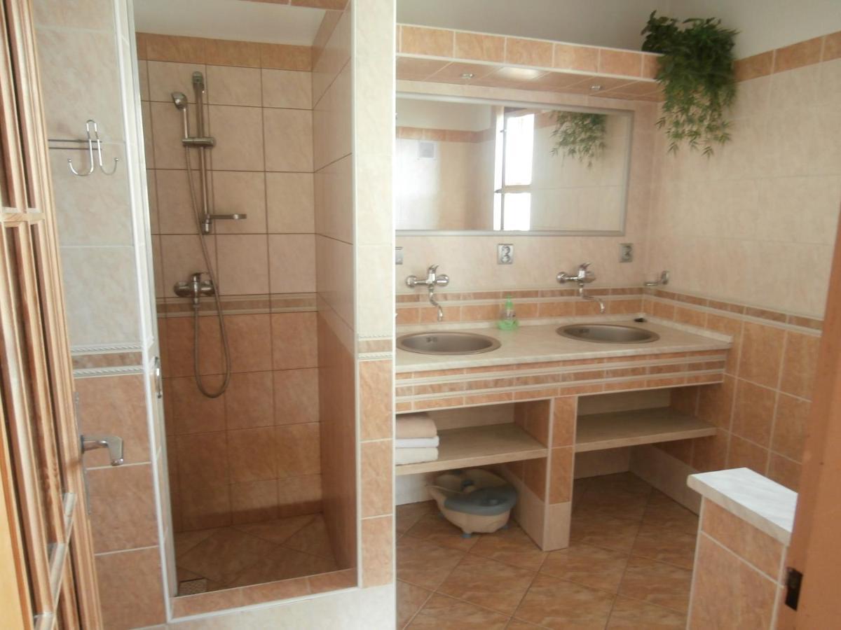Privát NA CHALUPE Partizánska Ľupča 649 Villa Kültér fotó