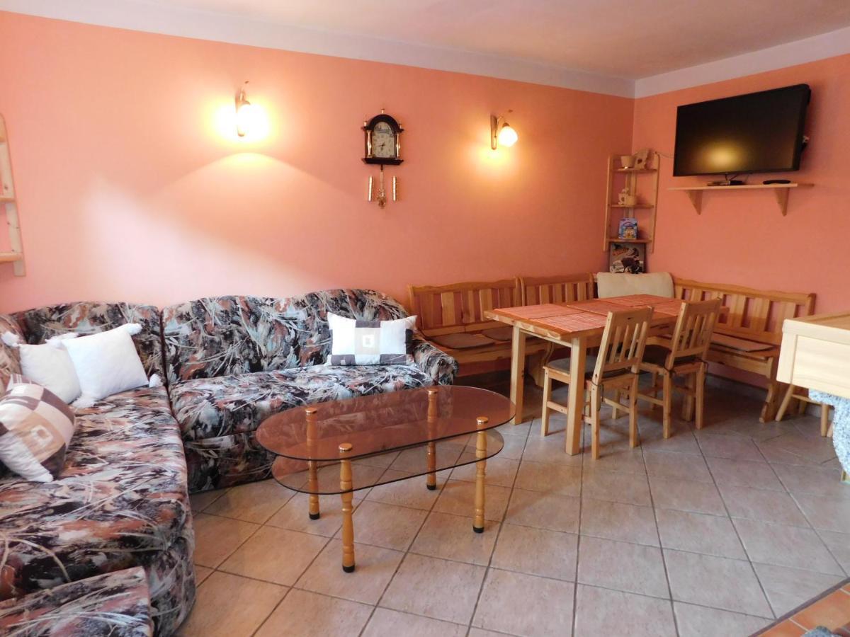 Privát NA CHALUPE Partizánska Ľupča 649 Villa Kültér fotó